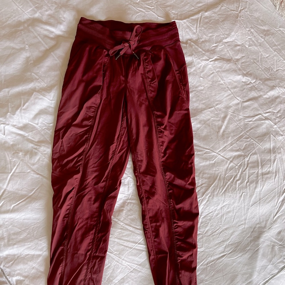 Lululemon dance studio jogger like new!